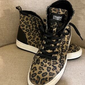 Heat-Leopard Sneakers with black leather piping. M-8, W-9.5. Great condition